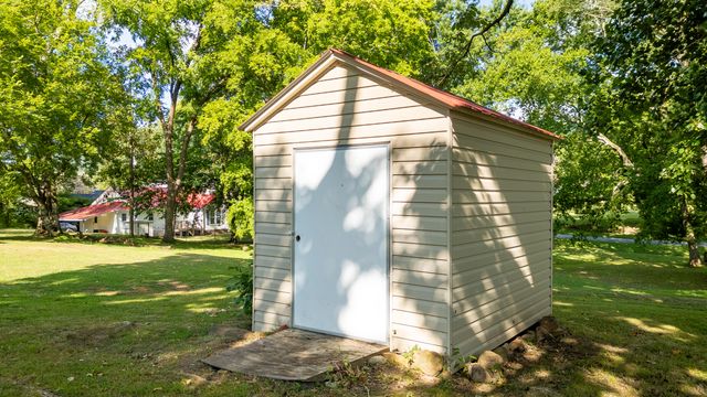 11387 Spring Street, Soddy Daisy, TN 37379