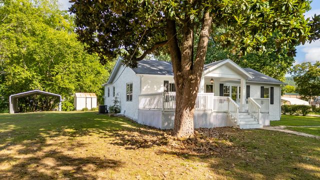 11387 Spring Street, Soddy Daisy, TN 37379