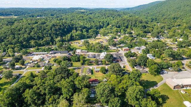 11387 Spring Street, Soddy Daisy, TN 37379