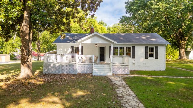 11387 Spring Street, Soddy Daisy, TN 37379