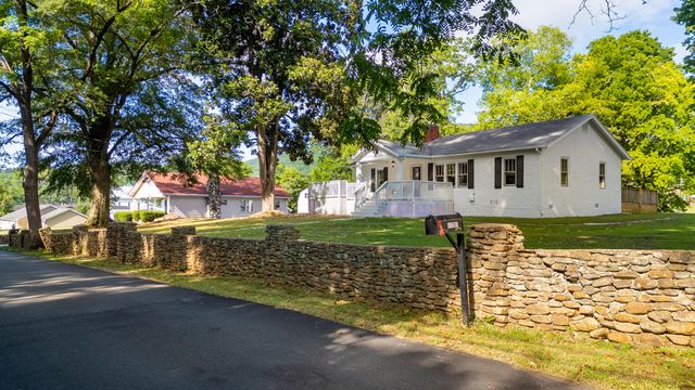 11387 Spring Street, Soddy Daisy, TN 37379