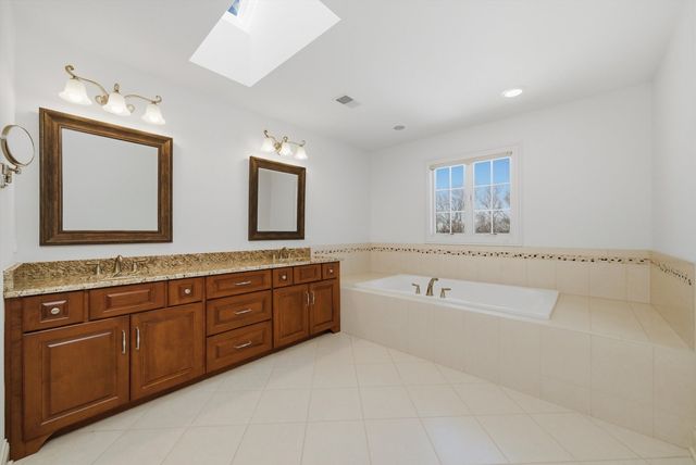 12674 Waterford Drive, Lemont, IL 60439