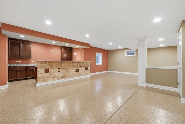 12674 Waterford Drive, Lemont, IL 60439