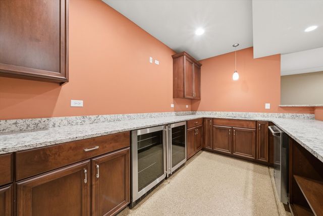 12674 Waterford Drive, Lemont, IL 60439