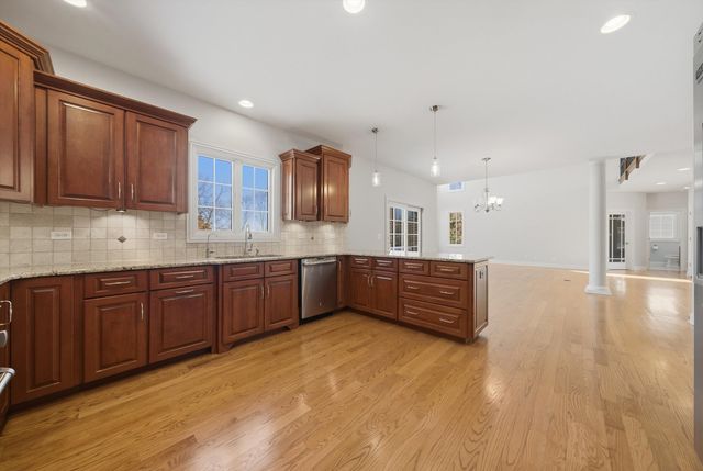 12674 Waterford Drive, Lemont, IL 60439