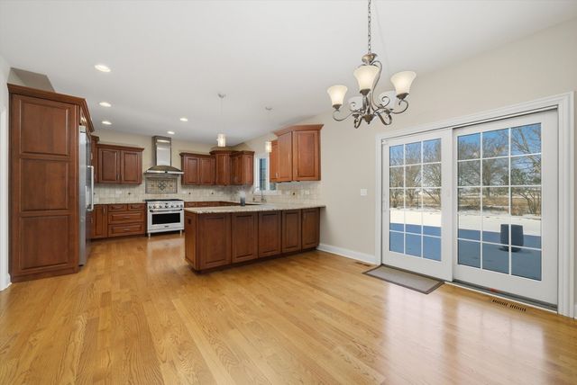 12674 Waterford Drive, Lemont, IL 60439