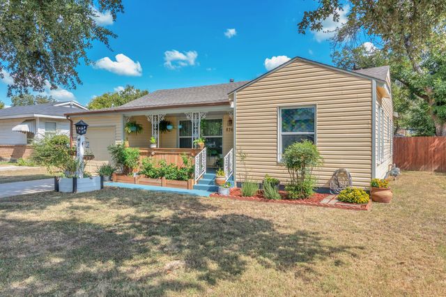 836 Yale Street, River Oaks, TX 76114