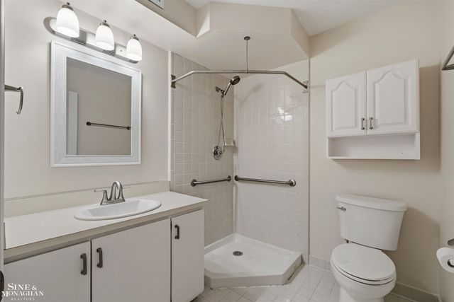 936 Country Club Drive, Saint Clair Shores, MI 48082