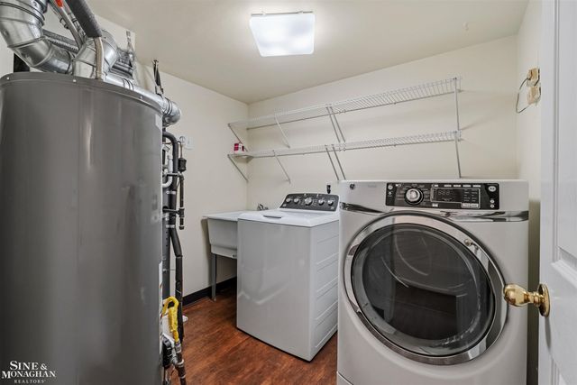 936 Country Club Drive, Saint Clair Shores, MI 48082