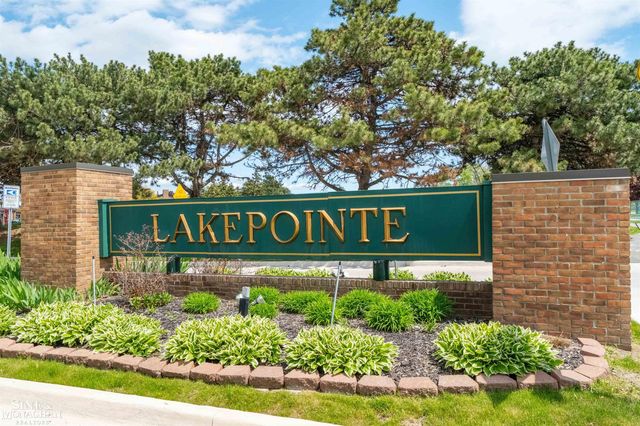 936 Country Club Drive, Saint Clair Shores, MI 48082