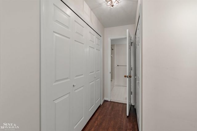 936 Country Club Drive, Saint Clair Shores, MI 48082