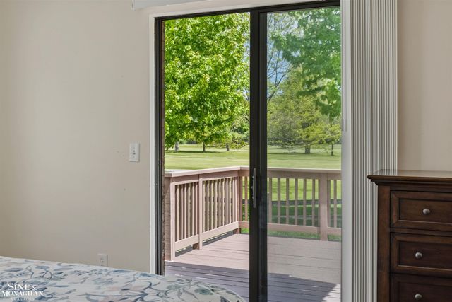 936 Country Club Drive, Saint Clair Shores, MI 48082