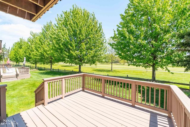 936 Country Club Drive, Saint Clair Shores, MI 48082