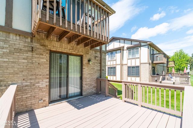 936 Country Club Drive, Saint Clair Shores, MI 48082