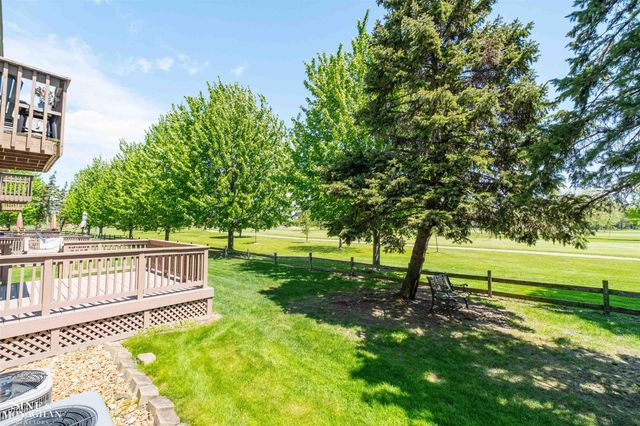 936 Country Club Drive, Saint Clair Shores, MI 48082