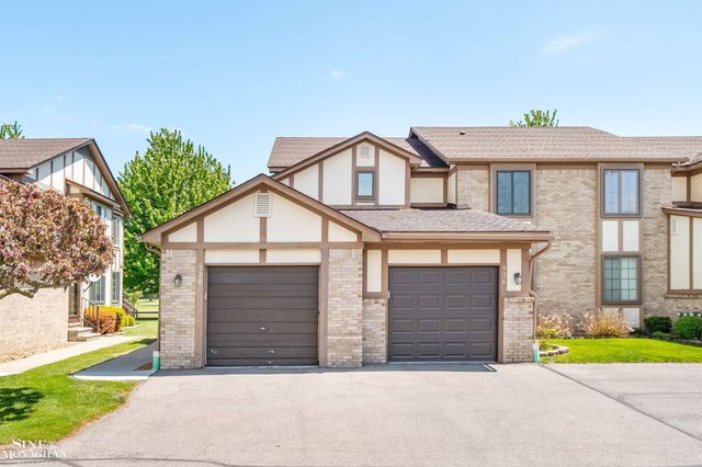 936 Country Club Drive, Saint Clair Shores, MI 48082