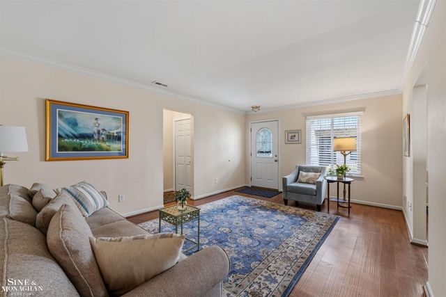 936 Country Club Drive, Saint Clair Shores, MI 48082
