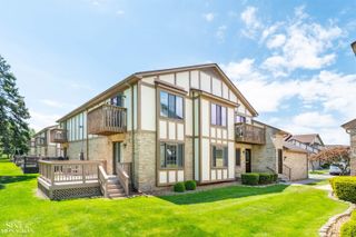 936 Country Club Drive, Saint Clair Shores, MI 48082
