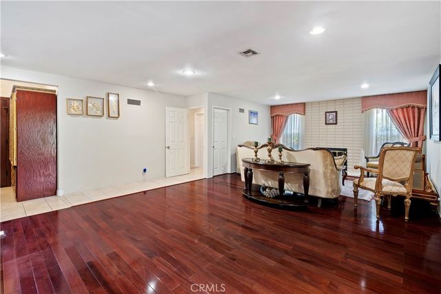 22248 Leadwell, Los Angeles, CA 91303