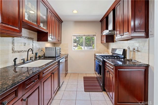 22248 Leadwell, Los Angeles, CA 91303