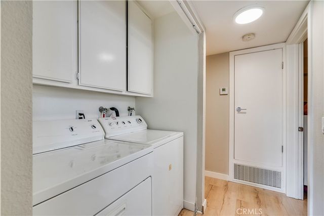 6300 Shoup Avenue 2, Woodland Hills, CA 91367