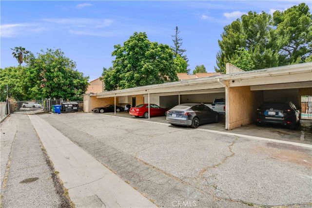 6300 Shoup Avenue 2, Woodland Hills, CA 91367