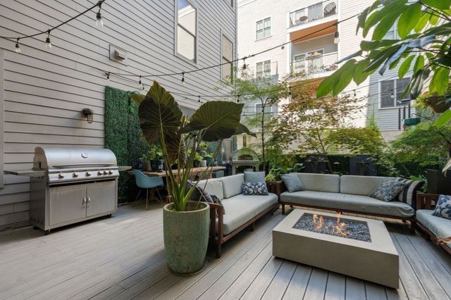 621 East First Street A4, Boston, MA 02127