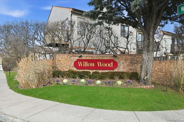 47 Balsam Court, Wantagh, NY 11793