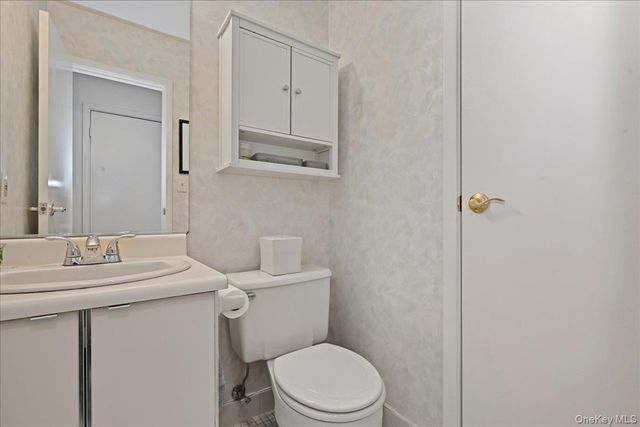 47 Balsam Court, Wantagh, NY 11793