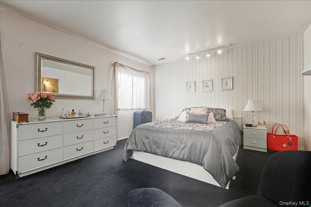 47 Balsam Court, Wantagh, NY 11793