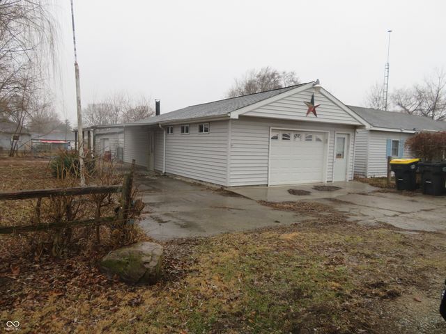 18 S Lotus Street, Orestes, IN 46063