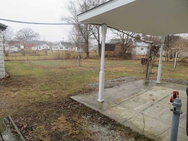 18 S Lotus Street, Orestes, IN 46063