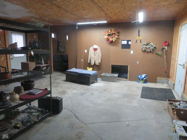 18 S Lotus Street, Orestes, IN 46063