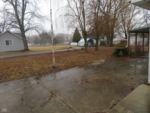 18 S Lotus Street, Orestes, IN 46063