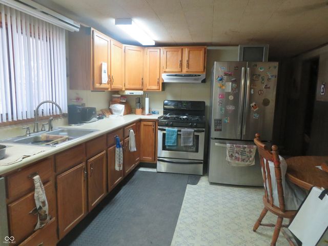 18 S Lotus Street, Orestes, IN 46063