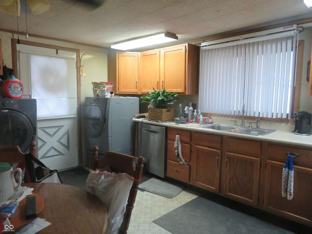 18 S Lotus Street, Orestes, IN 46063