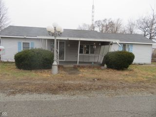 18 S Lotus Street, Orestes, IN 46063