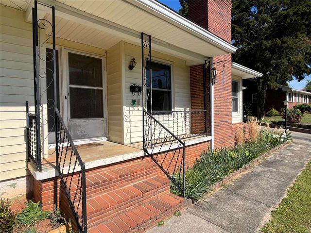 7 Hillcrest Avenue NE, Rome, GA 30161