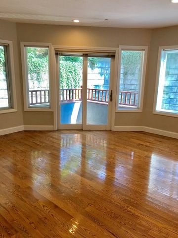 1522 V.F.W. Parkway 204, Boston, MA 02132