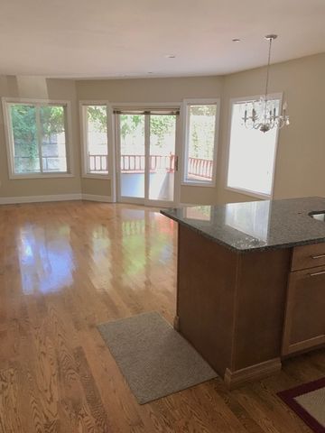 1522 V.F.W. Parkway 204, Boston, MA 02132