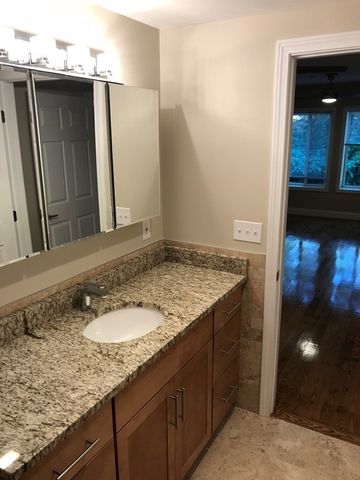 1522 V.F.W. Parkway 204, Boston, MA 02132