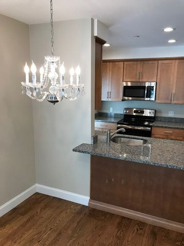 1522 V.F.W. Parkway 204, Boston, MA 02132