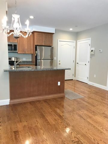 1522 V.F.W. Parkway 204, Boston, MA 02132
