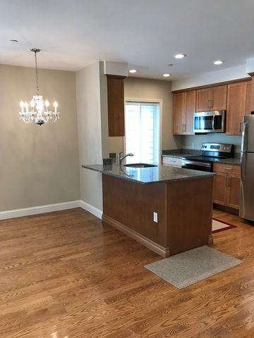 1522 V.F.W. Parkway 204, Boston, MA 02132