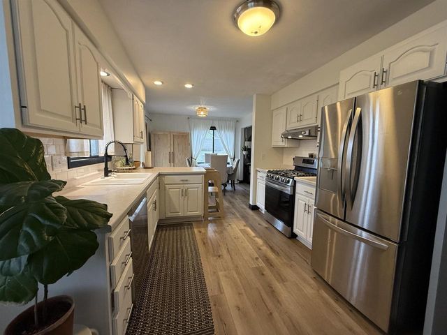 512 S 11th Avenue, Onalaska, WI 54650