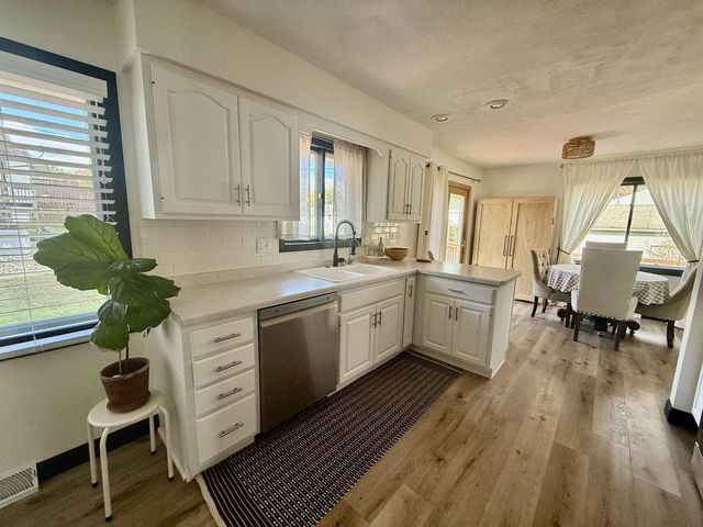 512 S 11th Avenue, Onalaska, WI 54650