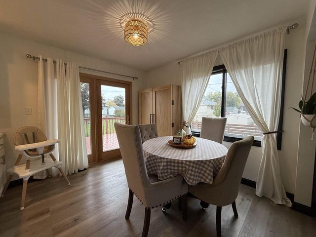 512 S 11th Avenue, Onalaska, WI 54650