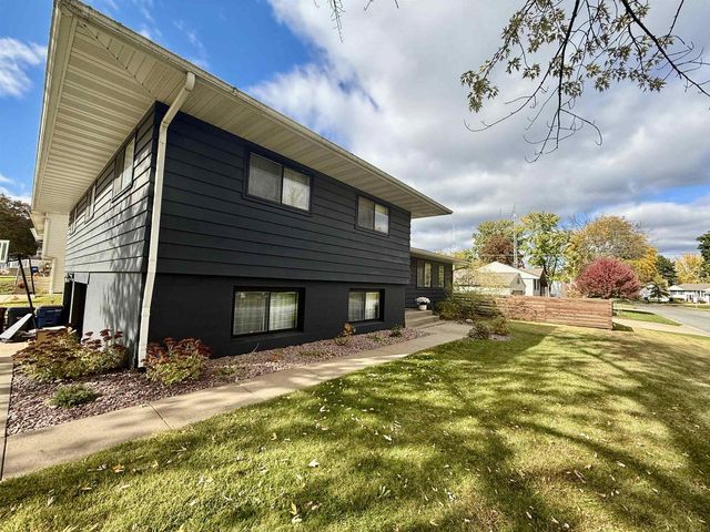 512 S 11th Avenue, Onalaska, WI 54650