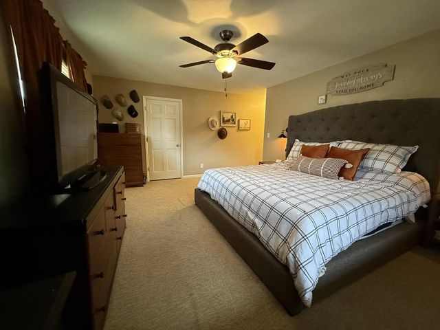 512 S 11th Avenue, Onalaska, WI 54650