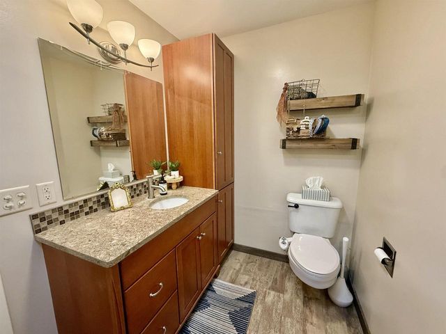 512 S 11th Avenue, Onalaska, WI 54650